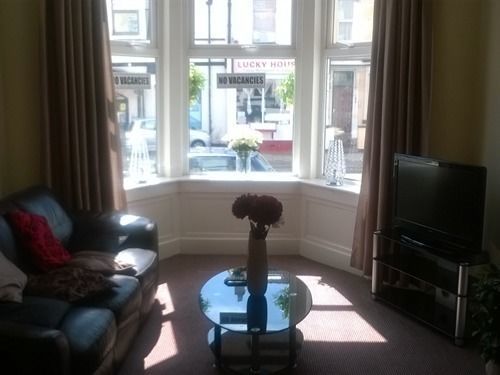 Hazelgrove Guest House Blackpool Exterior foto